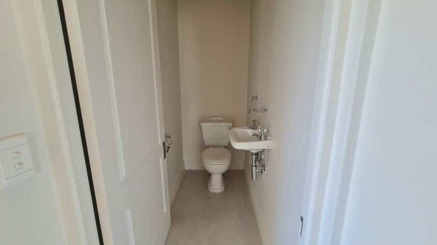 7 Bedroom Property for Sale in Whale Rock Western Cape